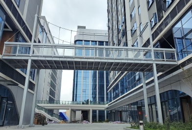 東莞鋼結(jié)構(gòu)天橋連廊